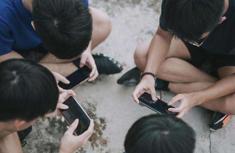 在手机中使用中文版的Facebook应用